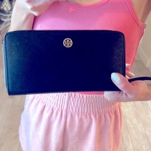 TORY BURCH Robinson Continental Leather Wallet